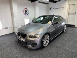 car wrapping Portsmouth Gloss Black Roof Wrap south coast wrapping