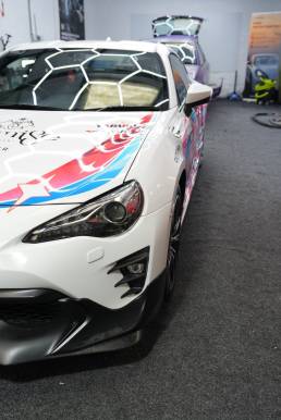 Close-up of Toyota GT86 bonnet and front wing artwork